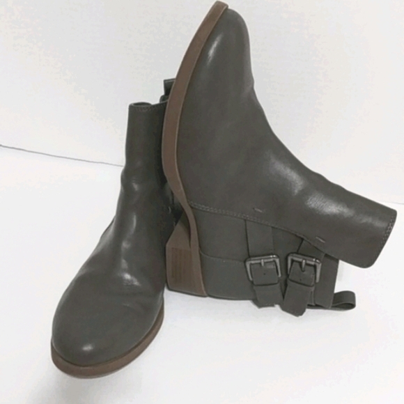 OLD NAVY ANKLE BOOTS SIZE 7 - Picture 3 of 15